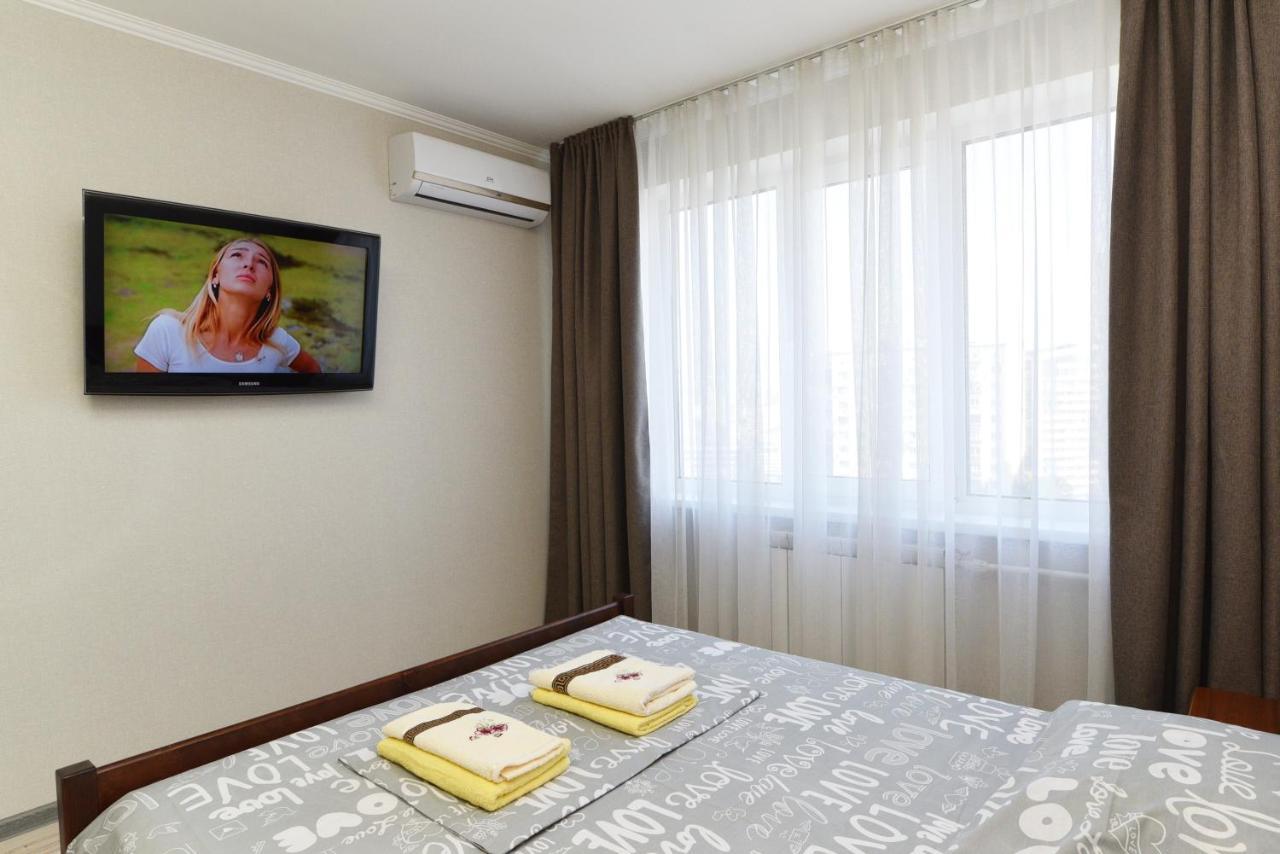 Apartament On Vasylia Lypkivskoho 24 Kiev Ngoại thất bức ảnh