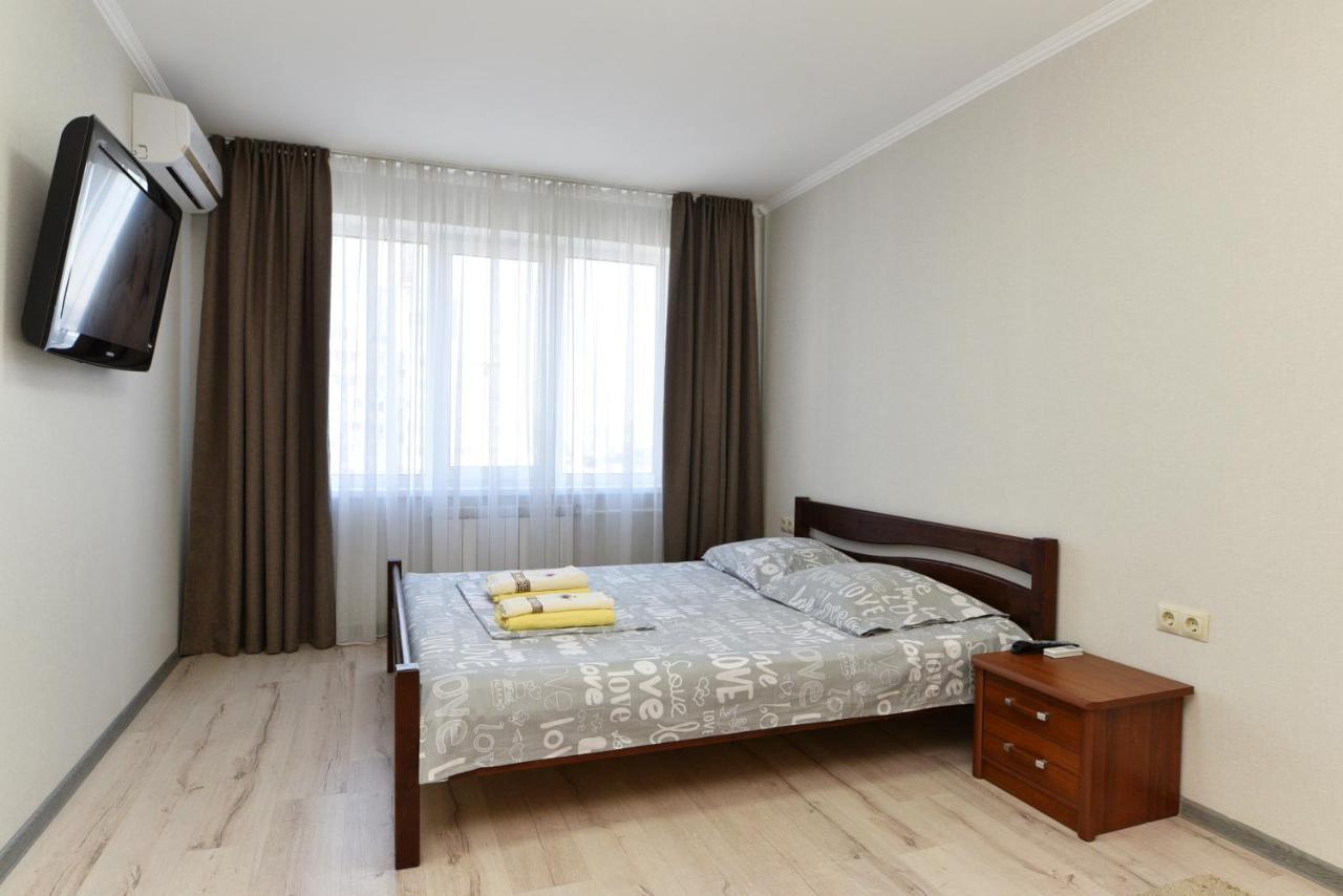 Apartament On Vasylia Lypkivskoho 24 Kiev Ngoại thất bức ảnh